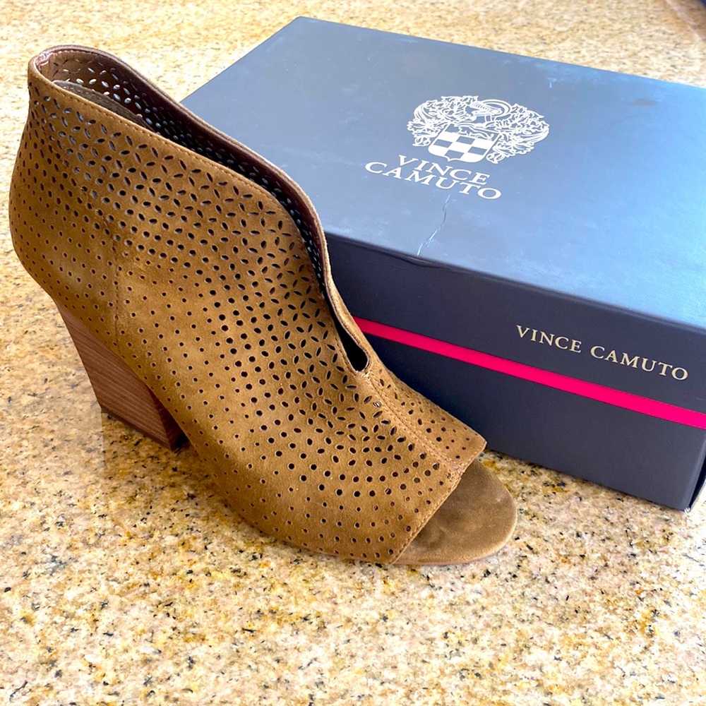 Vince Camuto VC-Kainan - US 9 - Pumpernickel True Suede